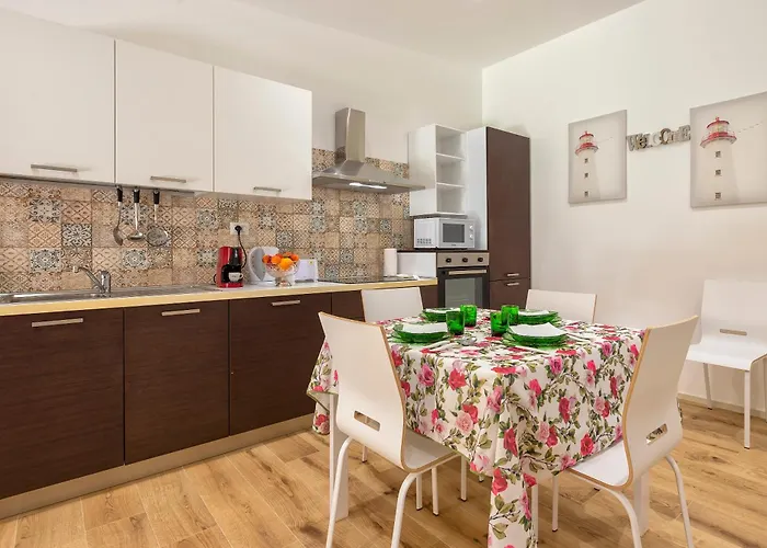 Nura's - Antonio Apartman